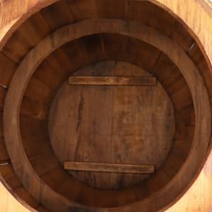 Table et tabouret en tonneau de bière de vente en gros