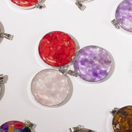 Pendentifs Acier – 12 Ronds Gemmes & Coquillages