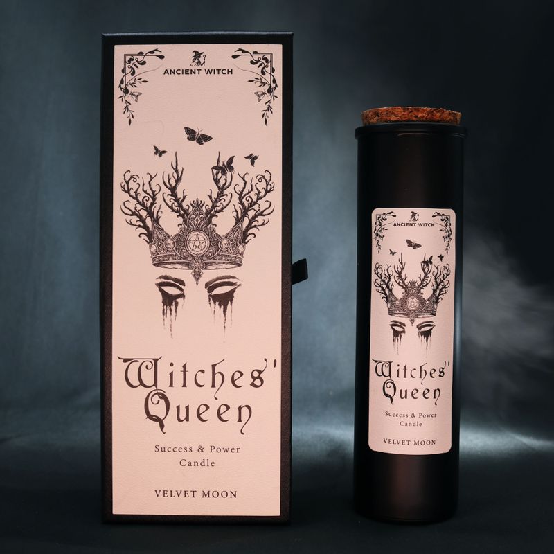 Bougie rituelle Reine des Sorcières exposée avec son emballage illustré