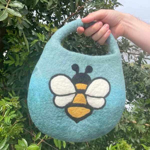 Sac Panier Abeille Feutre – Anse Fermoir Magnétique – Vert Bleu