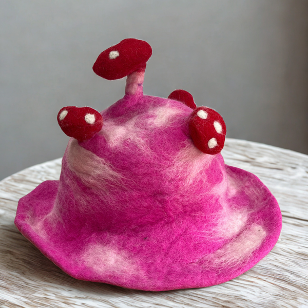 Chapeau Champignon en Feutre – Rose Fuchsia Électrique