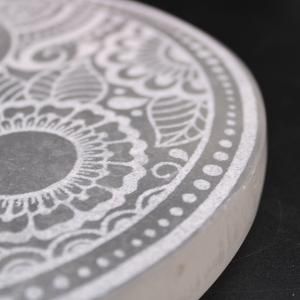 Plaque gravée de sélénite naturelle