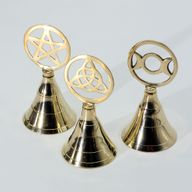 Clochette d’Autel en Laiton – Triquetra