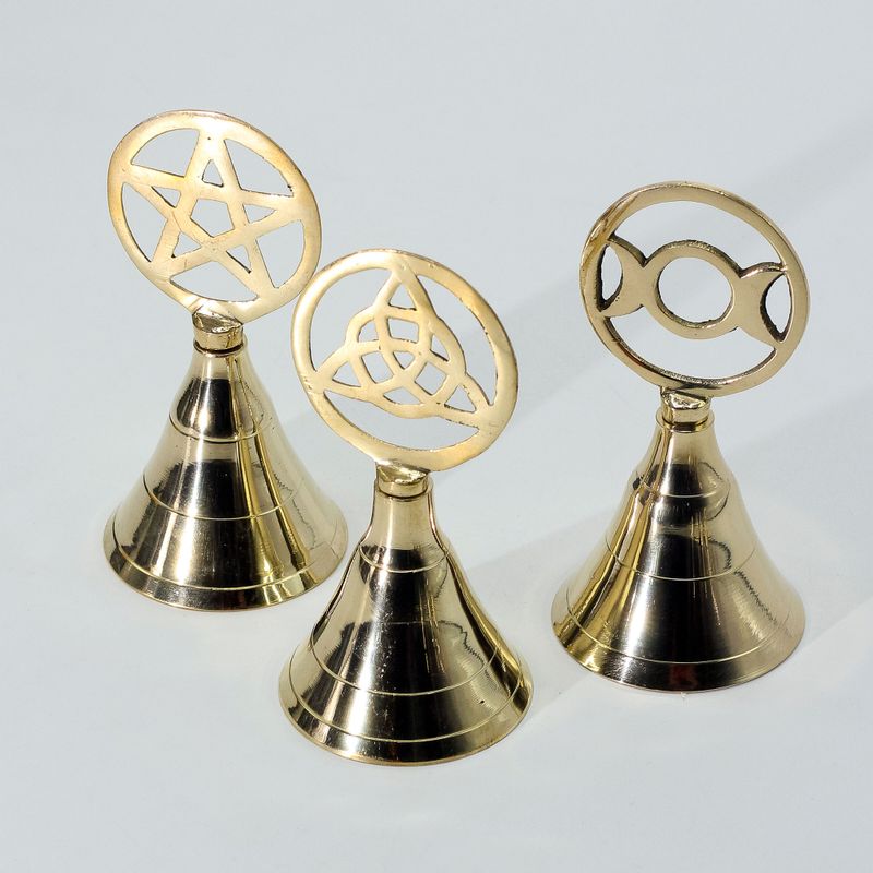 Clochette d’Autel en Laiton – Triquetra