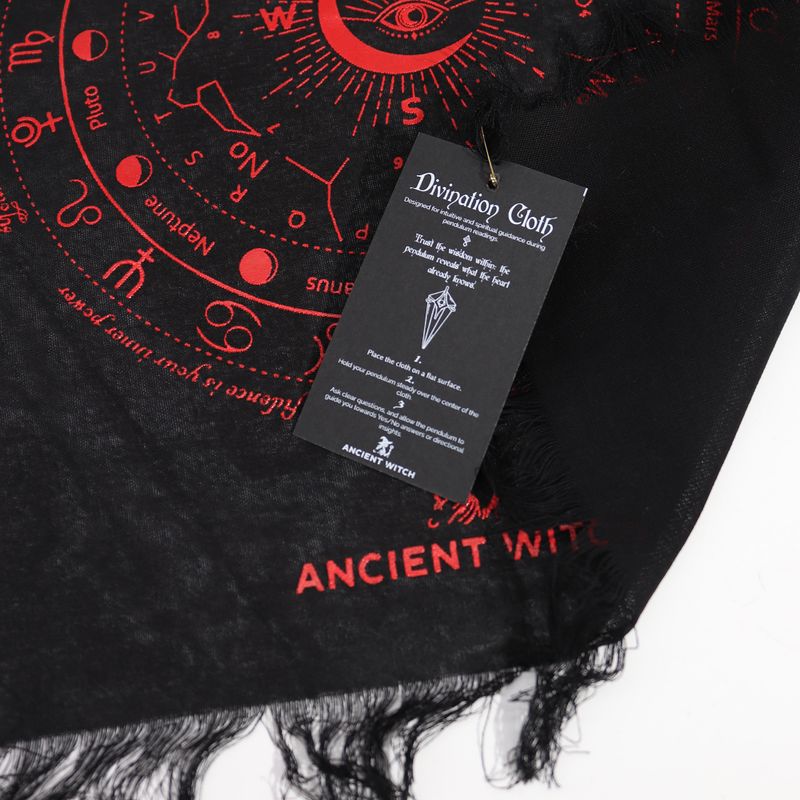 Tissu de divination pour pendule - Œil omniscient - Noir & Rouge sang