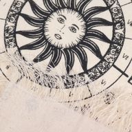 Tissu de divination pour pendule - Visage du soleil - Naturel & Noir