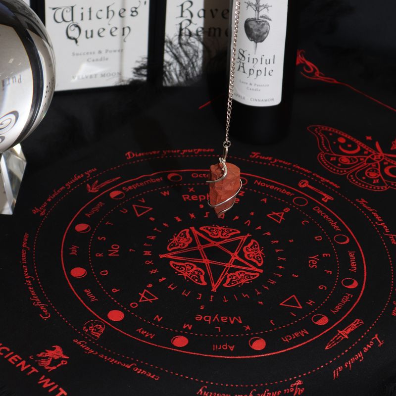 Tissu de divination pour pendule - Visage du soleil - Noir & Rouge sang