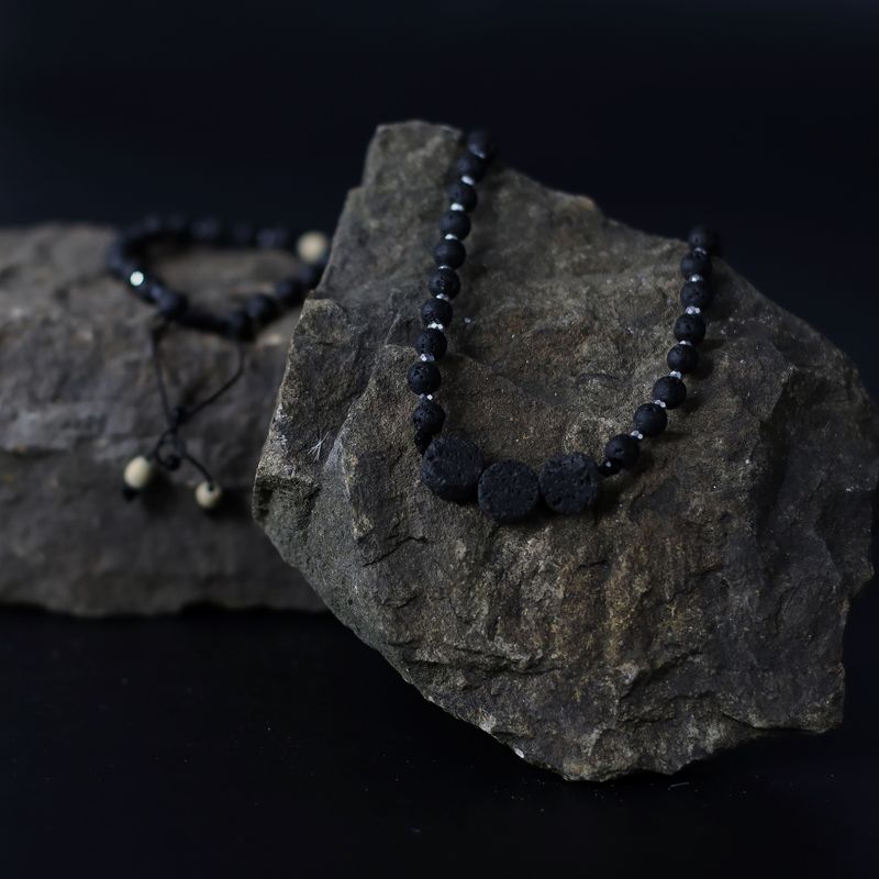 Collier Essence du Volcan – Connexion à la Nature