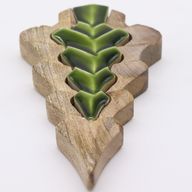 Sapin sculpté dans un autre , décoration en bois – 15x10 cm