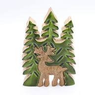 Cerf élégant et sapins, décoration en bois 3D – 25x15 cm