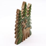 Cerf élégant et sapins, décoration en bois 3D – 25x15 cm