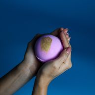 Boule de bain Jumbo – Pink CharlotteRose  – Demi-Icosaèdre – Demi-Ronde