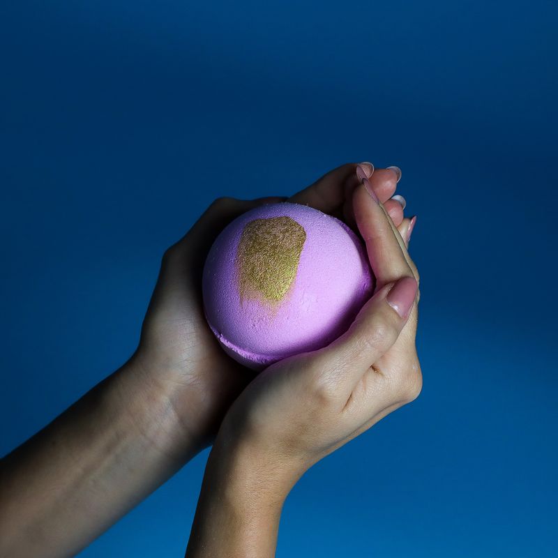Boule de bain Jumbo – Pink CharlotteRose  – Demi-Icosaèdre – Demi-Ronde