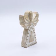 Ange en bois de manguier – Finition blanchie – 13 cm