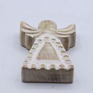 Ange en bois de manguier – Finition blanchie – 13 cm