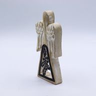 Ange bois de manguier – Finition blanchie & décor en fer ajouré – 18 cm