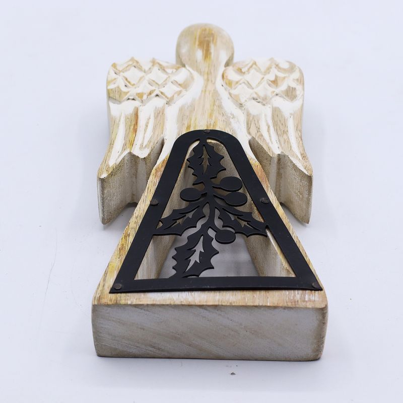 Ange bois de manguier – Finition blanchie & décor en fer ajouré – 18 cm