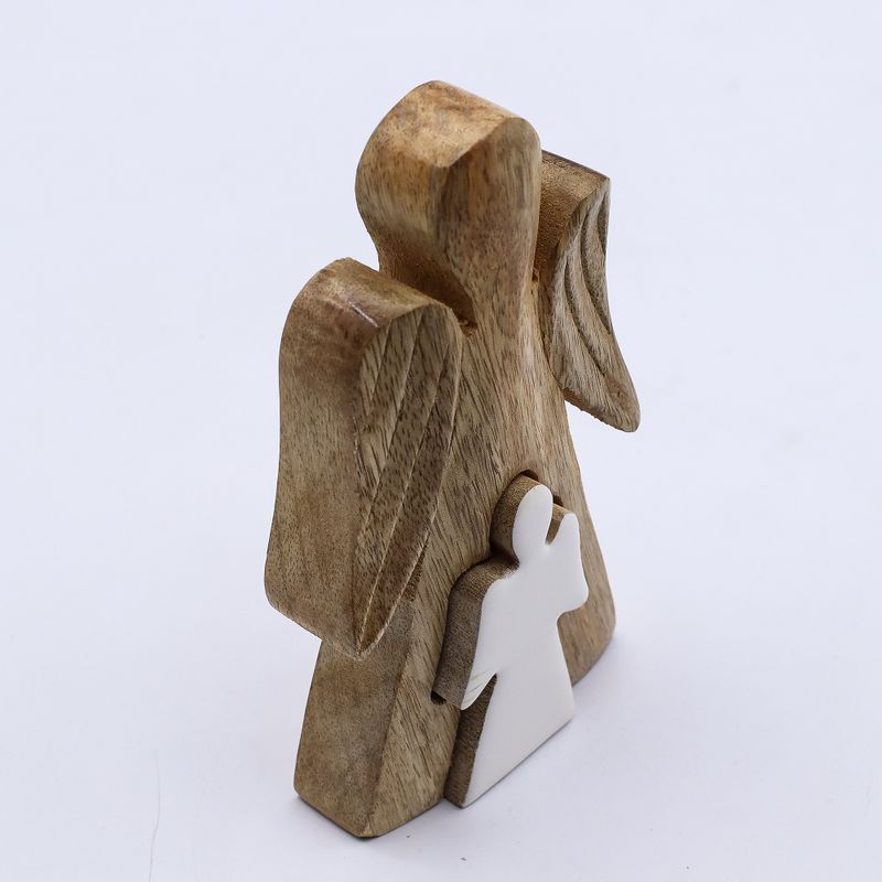 Ange en bois de manguier avec ange imbriqué – Émail blanc – 15 cm