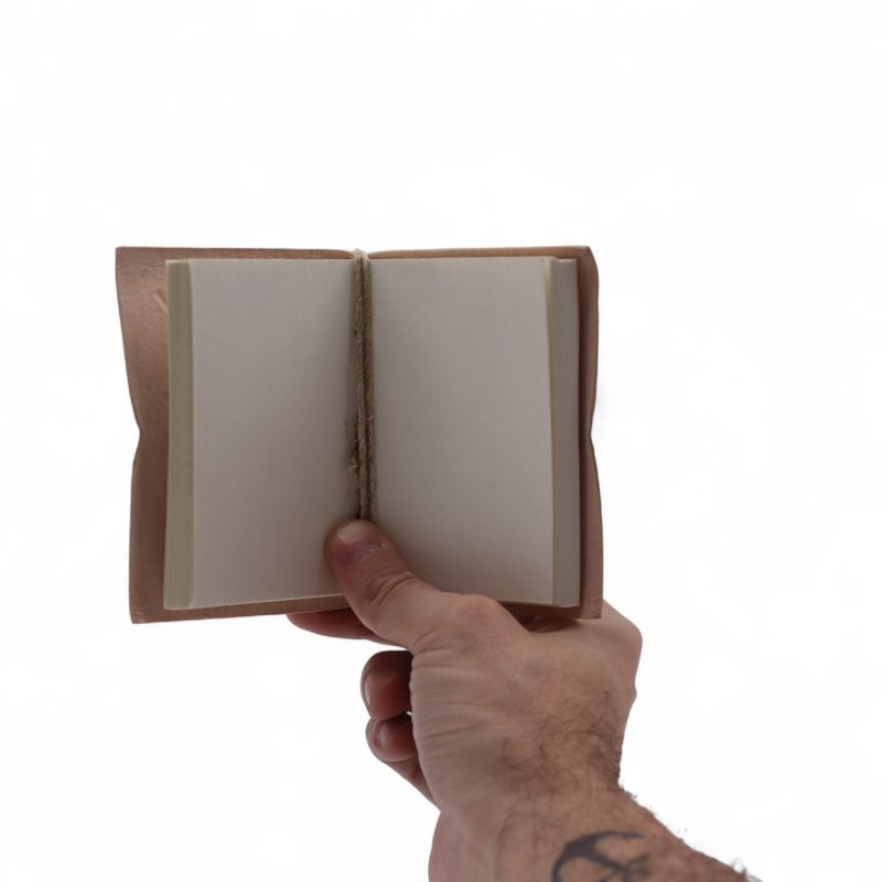 Petits carnets ésotériques cuir assortis (10x7,5 cm) – Présentoir