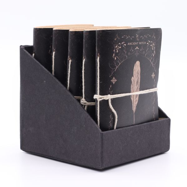 Carnets rituels sorcière cuir assortis (15x11,5 cm) – Présentoir