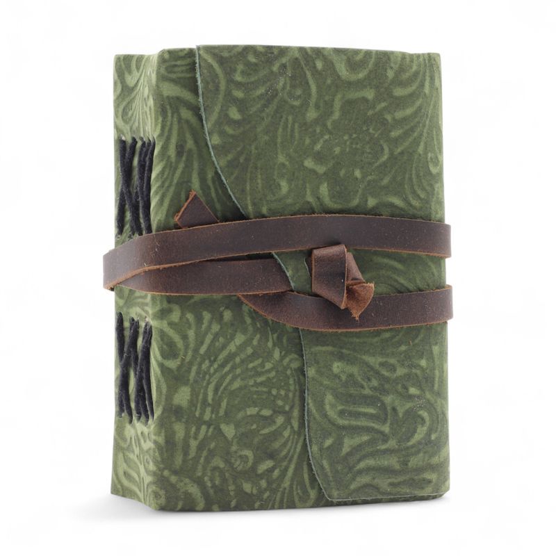 Carnet cuir épais bords frangés (12,5x9 cm) – Motif labyrinthe vert