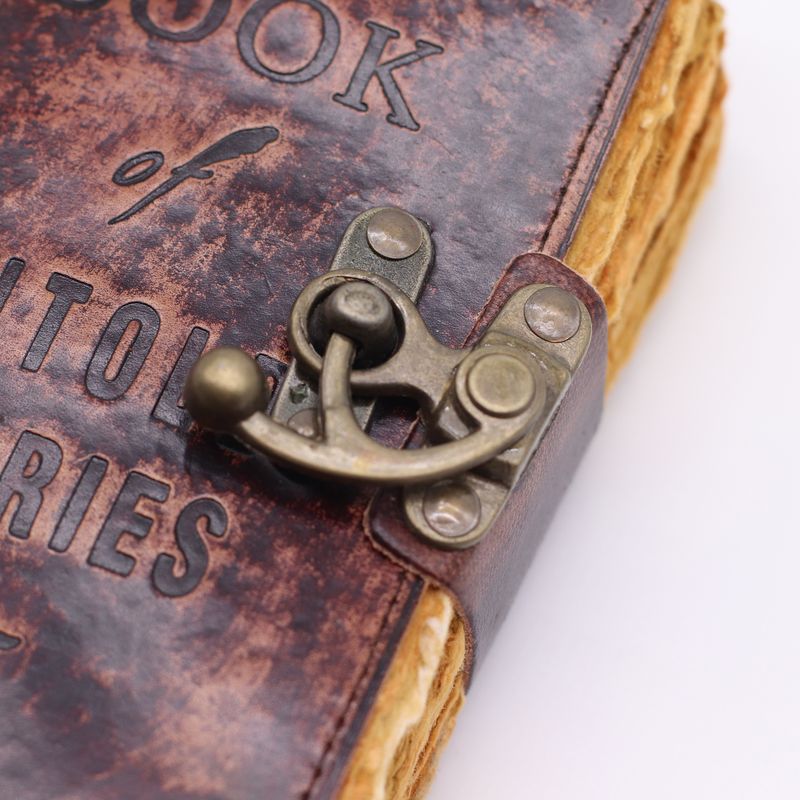 Carnet cuir épais bords frangés (15x10 cm) – Livre des histoires oubliées