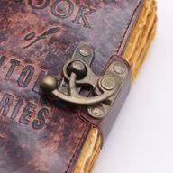 Carnet cuir épais bords frangés (15x10 cm) – Livre des histoires oubliées
