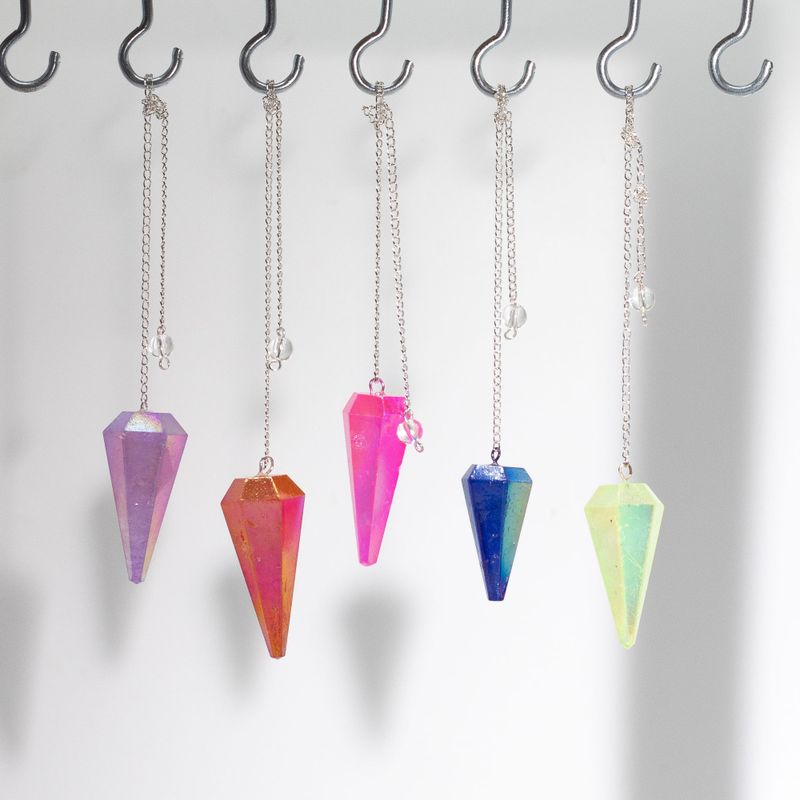 Pendule à Six Faces – Cristal d’Aurore Blanc Angélique – 4 cm