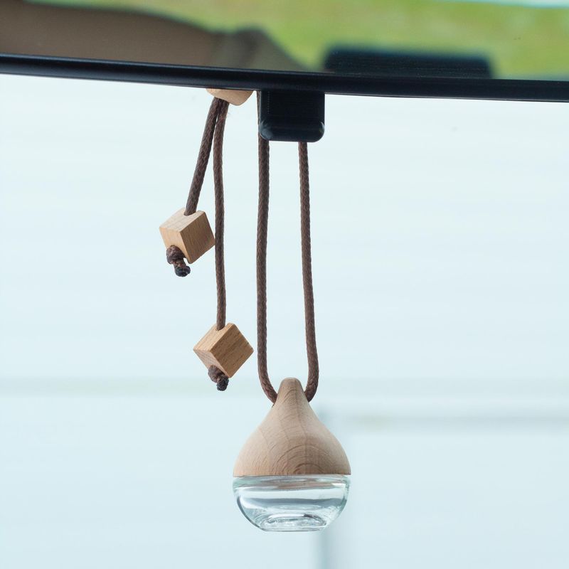 Diffuseur voiture à suspendre 8 ml (3 modèles x 4) - Transparent