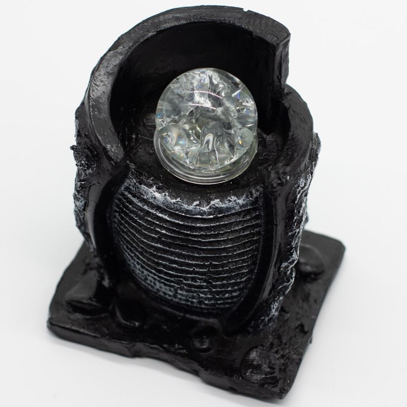 Fontaine d’eau – 15 × 13 × 20 cm – Pot à eau et boule de cristal