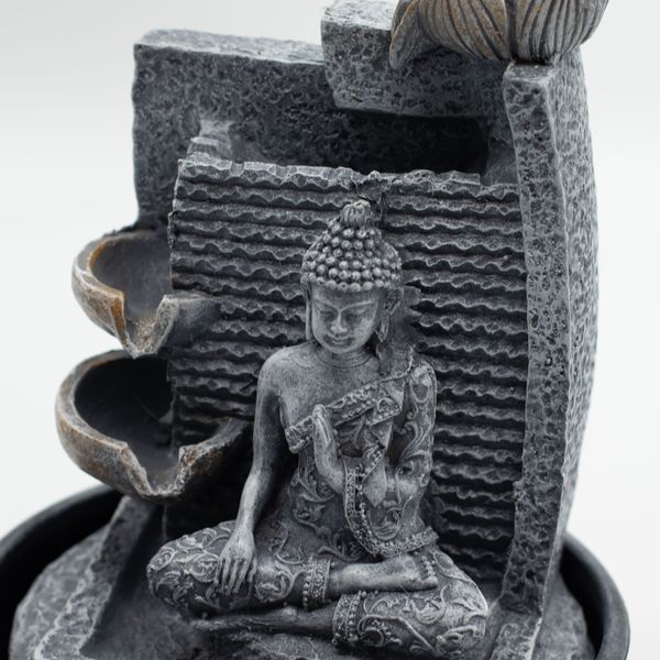 Fontaine d’eau – 19 × 19 × 28 cm – Bouddha, fleur de lotus et pots en cascade