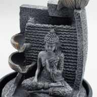 Fontaine d’eau – 19 × 19 × 28 cm – Bouddha, fleur de lotus et pots en cascade