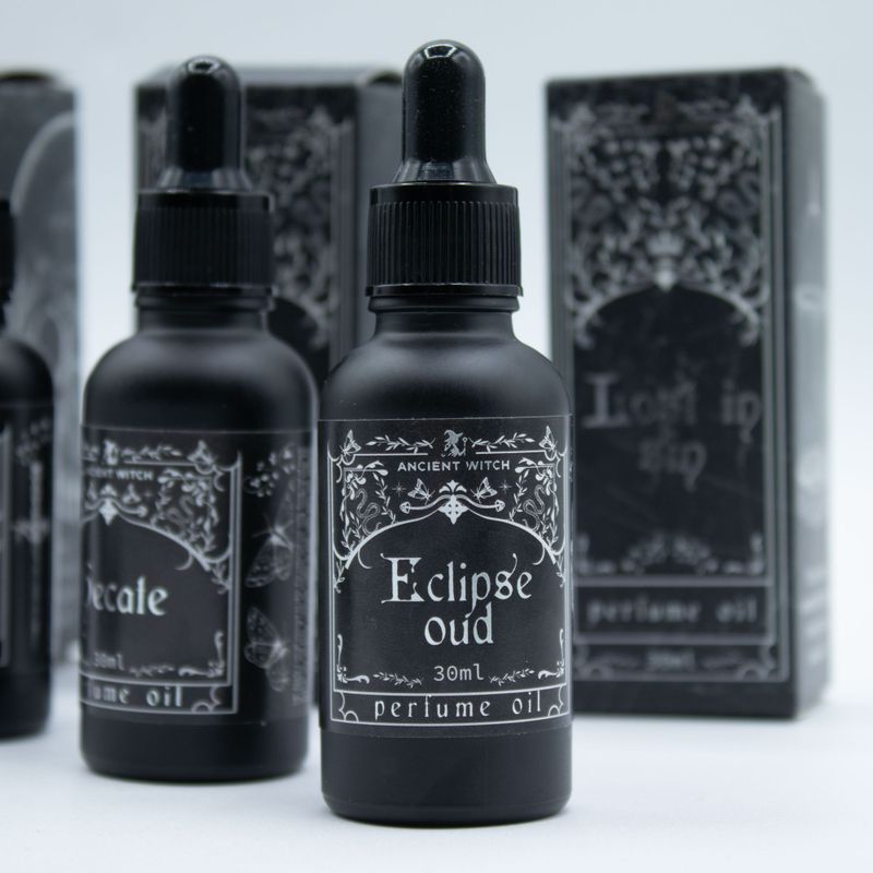 Huile de Parfum Sorcière Ancestrale- Oud Éclipse