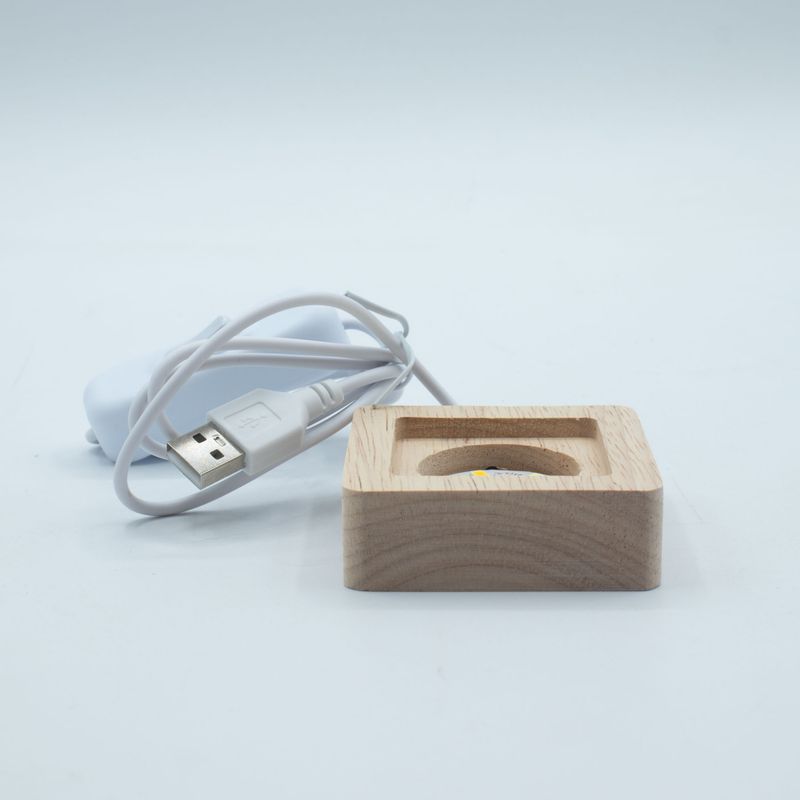 Socle LED USB Carré en Bois 6 cm – Blanc Froid/Chaud/Jour