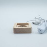 Socle LED USB Carré en Bois 6 cm – Multicolore