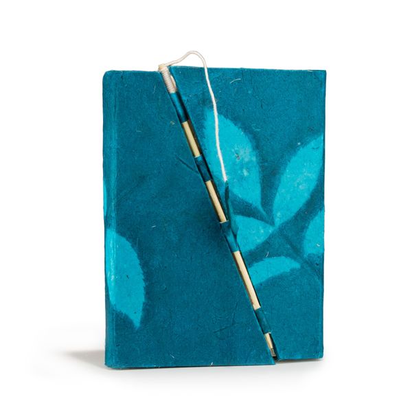 Med Lokta Bold Floral Bamboo Lock Notebook Lrg (15x12cm) - 45 leafs - Midnight Blue