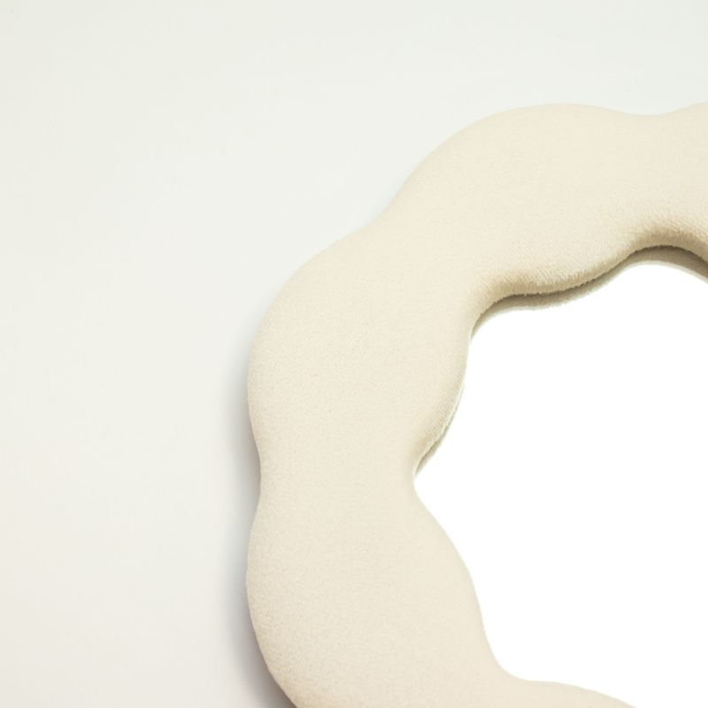 Miroir Ondulé Doux Fleur – Beige  – 25,4 x 25,4 x 2,3 cm