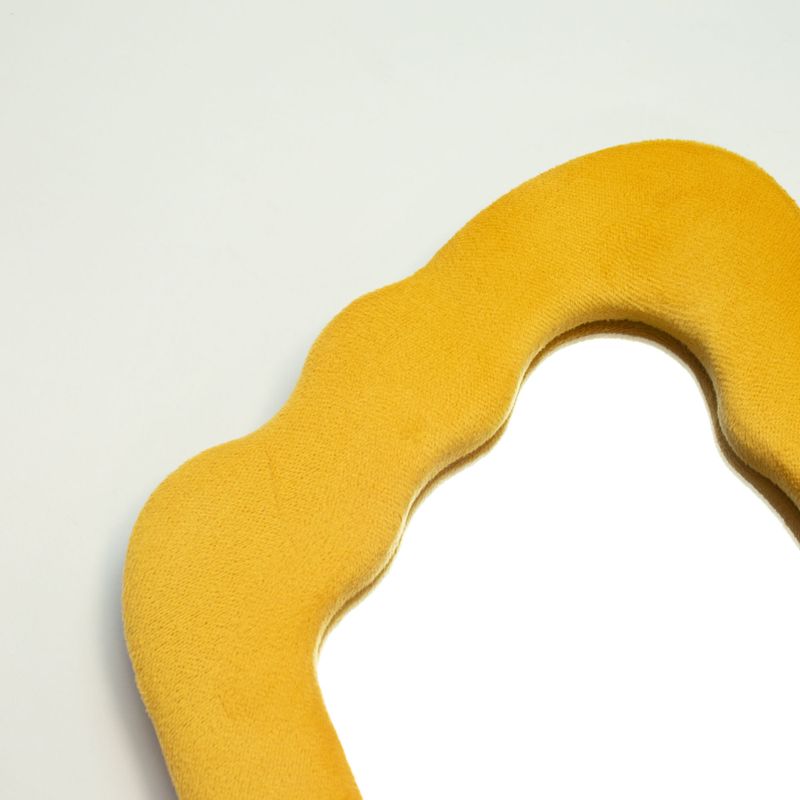 Miroir Ondulé Doux Flamme – Jaune  – 23 x 27,5 x 2,3 cm