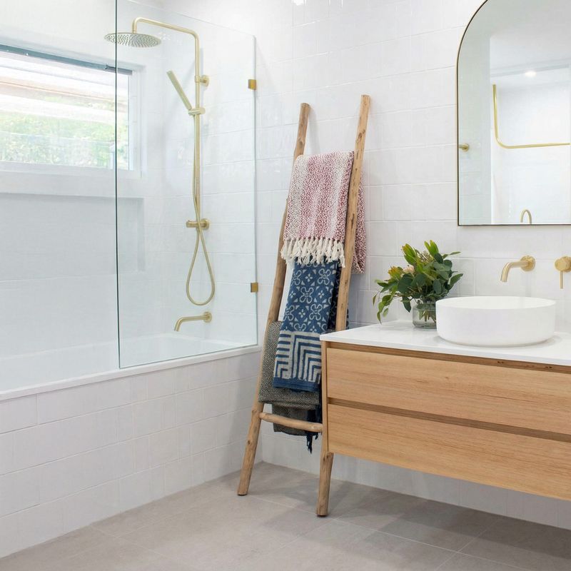 Grande Échelle Décorative en Bois Kemu - Style Japonais Naturel - 1,5 m