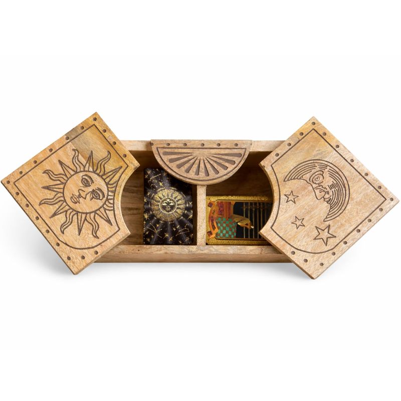 Boîte coulissante gravée du Soleil et de la Lune