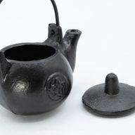 Petit chaudron rituel en fonte en forme de pentagone, 8 × 8 × 10 cm