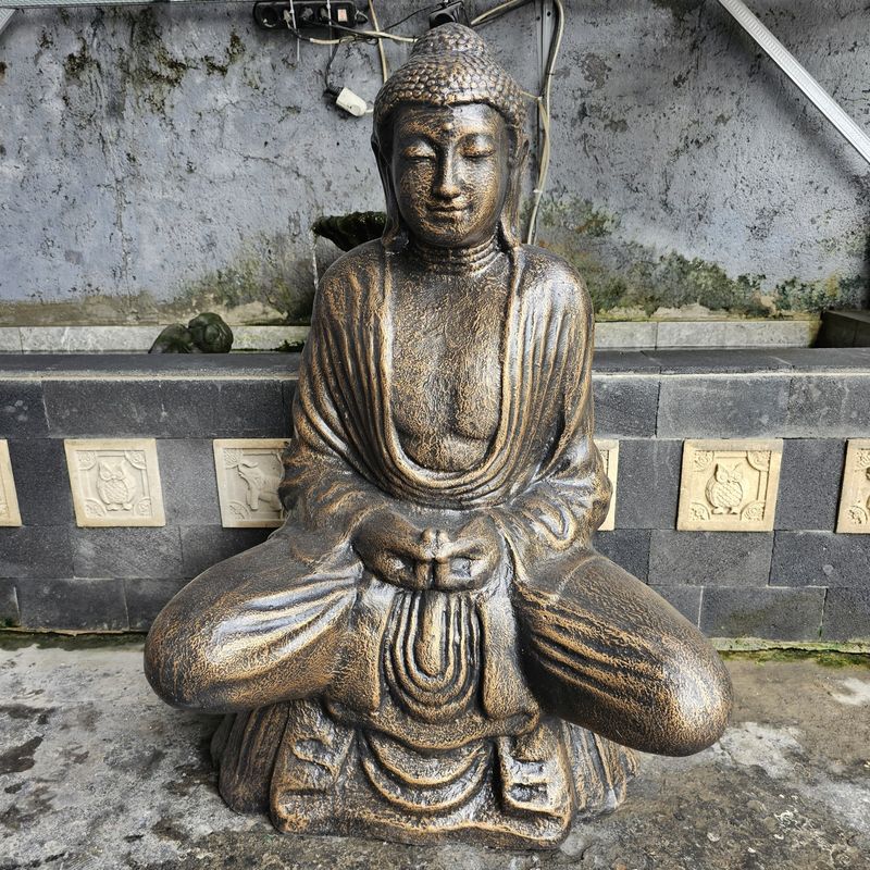 Grand Bouddha Thaï Antique en Or - 0,96m