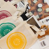 Mini sac cabas cadeau emblématique - Urban Mandala (4 coloris assortis) - (25 x 18 cm) - Naturel 4oz