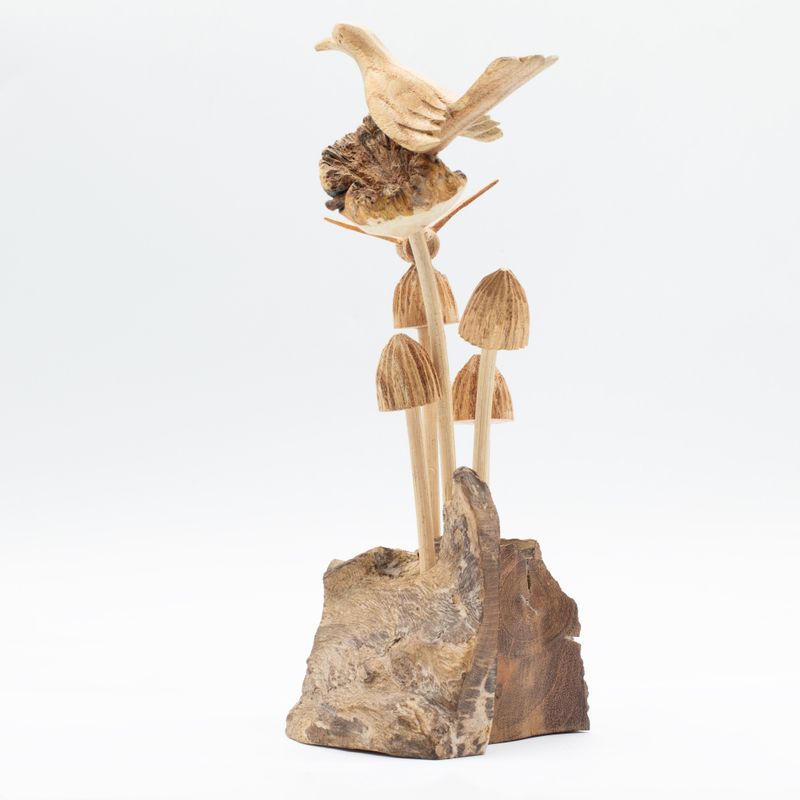Sculpture en bois artisanale faite à la main - Oiseau et Abeille sur des champignons