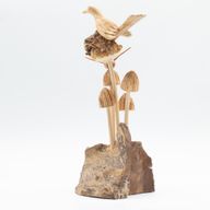 Sculpture en bois artisanale faite à la main - Oiseau et Abeille sur des champignons