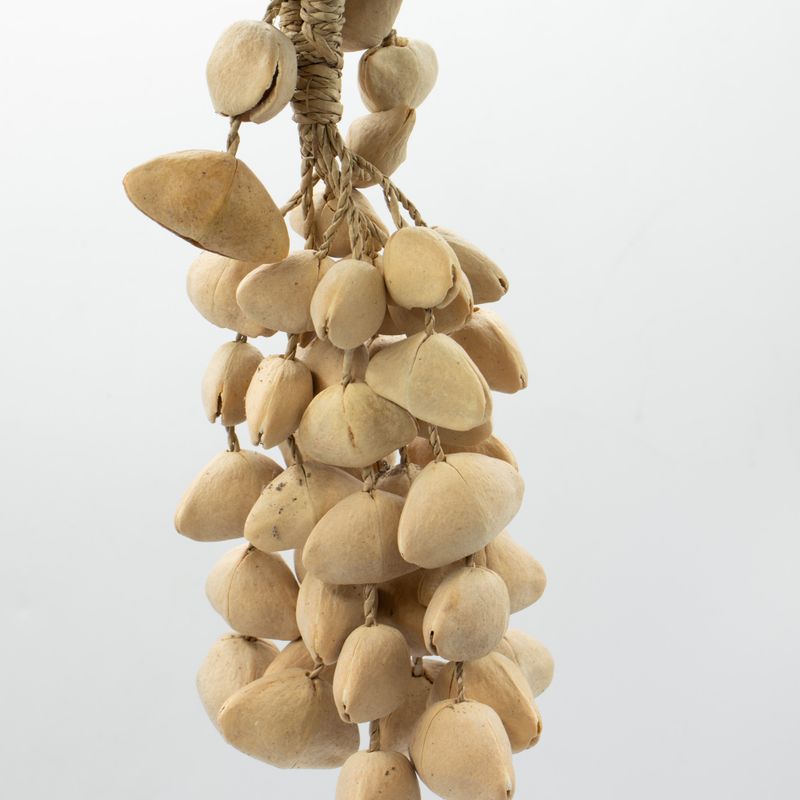 Hochet long en coquilles Kenari (50 coquilles)