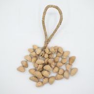 Hochet long en coquilles Kenari (50 coquilles)
