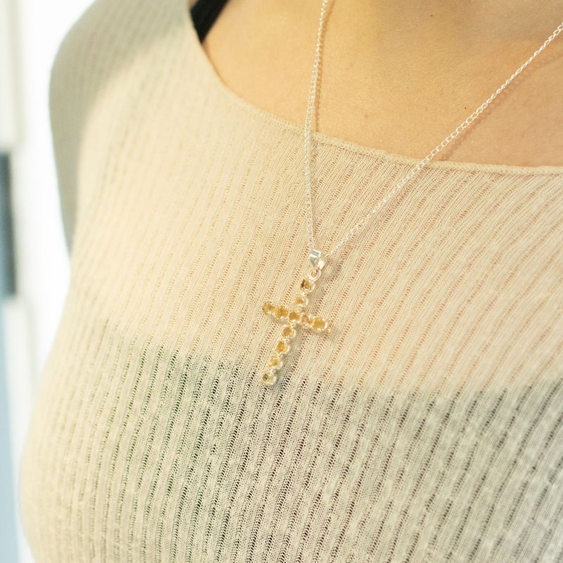 Pendentifs dévotionnels indiens - Plaqué argent (chaîne de 45 cm) - Croix en citrine