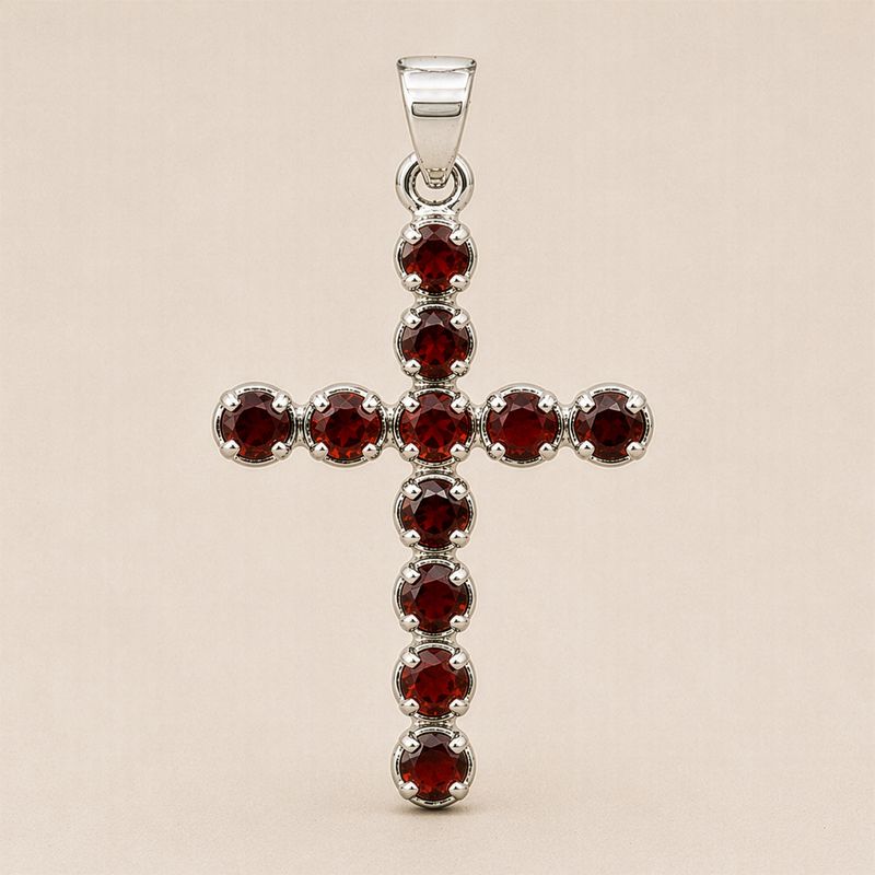 Pendentifs dévotionnels indiens - Plaqué argent (chaîne de 45 cm) - Crucifix en grenat