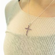 Pendentifs dévotionnels indiens - plaqué argent (chaîne de 45 cm) - crucifix en améthyste